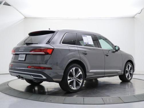 2021 Audi Q7 55 Premium Plus