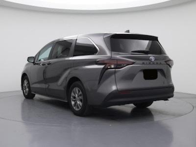 2024 Toyota Sienna LE
