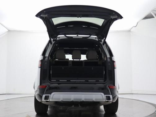 2020 Land Rover Discovery Landmark Edition