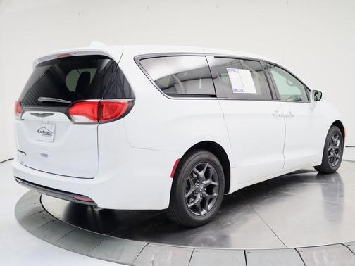 2020 Chrysler Pacifica Touring