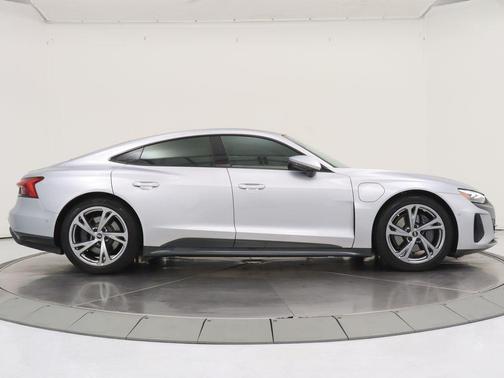 Florett Silver Metallic 2022 Audi e-tron GT Prestige