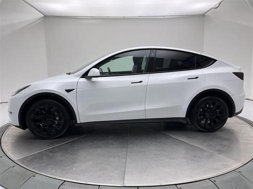 Pearl White Multi-Coat 2023 Tesla Model Y Long Range Dual Motor All-Wheel Drive