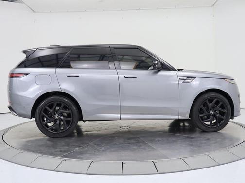 2023 Land Rover Range Rover Sport SE
