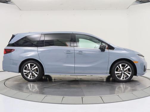 Sonic Gray Pearl 2025 Honda Odyssey Sport-L