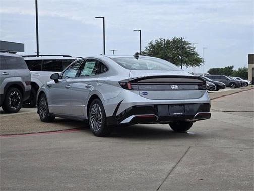 2025 Hyundai SONATA Hybrid SEL