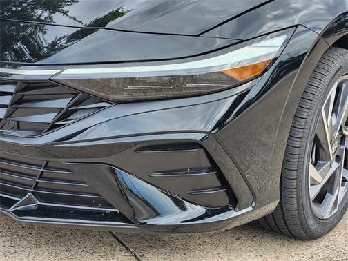 2025 Hyundai ELANTRA HEV Limited