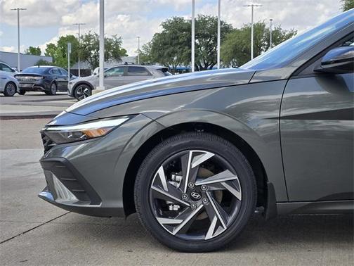 2025 Hyundai ELANTRA HEV SEL Sport