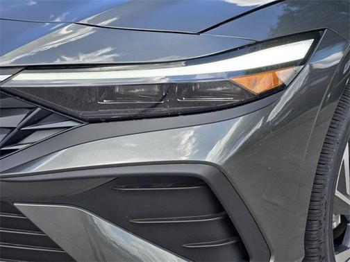 2025 Hyundai ELANTRA HEV SEL Sport