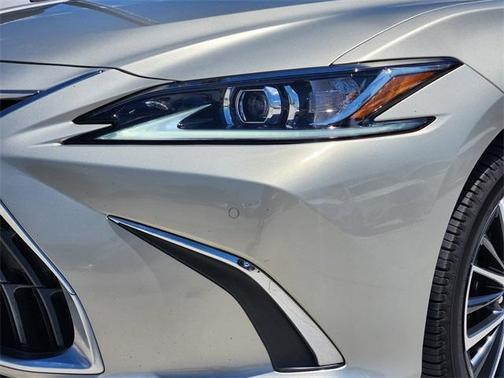 2022 Lexus ES 300h 300H