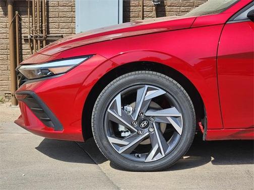 2025 Hyundai ELANTRA HEV SEL Sport