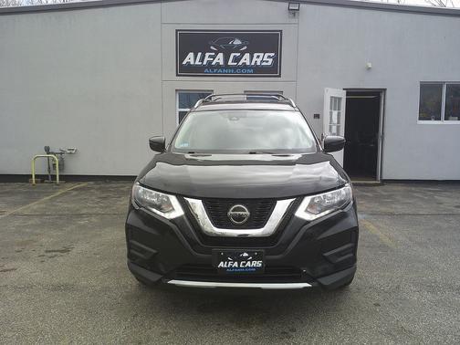 Black 2020 Nissan Rogue SV