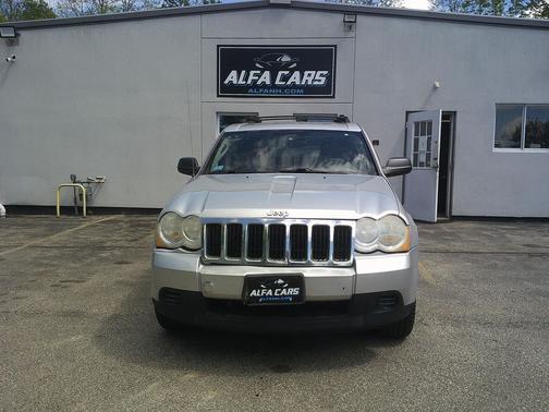 Silver 2010 Jeep Grand Cherokee Laredo