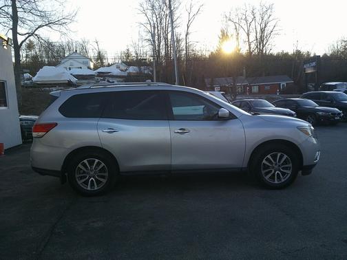 2015 Nissan Pathfinder SV