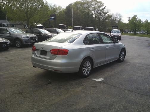 Silver 2012 Volkswagen Jetta SE