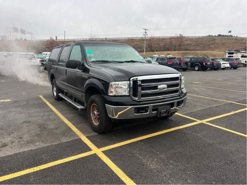 2005 Ford Excursion 137 WB 6.8L XLS 4WD