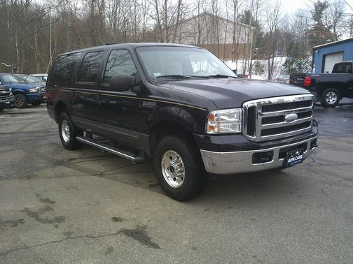 2005 Ford Excursion 137 WB 6.8L XLS 4WD