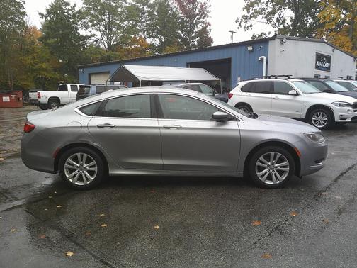 Silver 2016 Chrysler 200 Limited