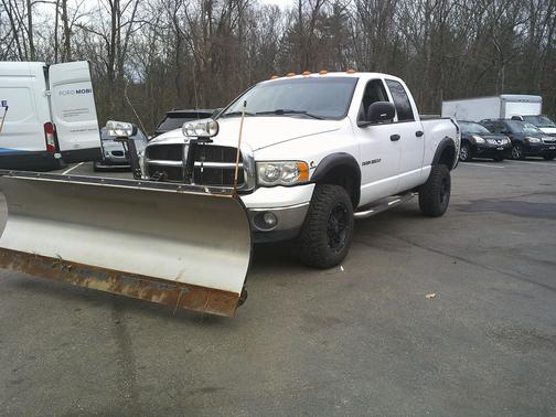 2005 Dodge Ram 3500 4dr Quad Cab 140.5 WB SRW 4WD SLT
