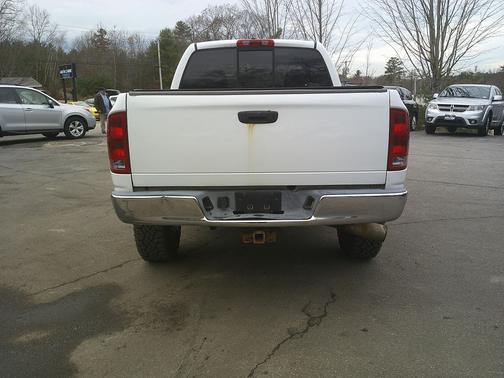 2005 Dodge Ram 3500 4dr Quad Cab 140.5 WB SRW 4WD SLT