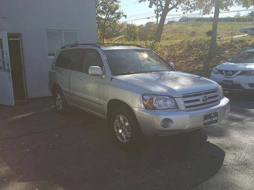 2004 Toyota Highlander Base