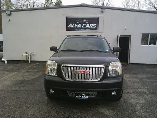 Black 2013 GMC Yukon XL Denali