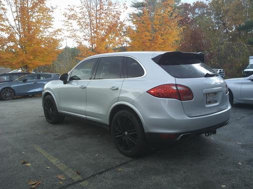 2013 Porsche Cayenne Cayenne