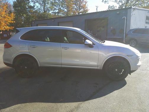 2013 Porsche Cayenne Cayenne