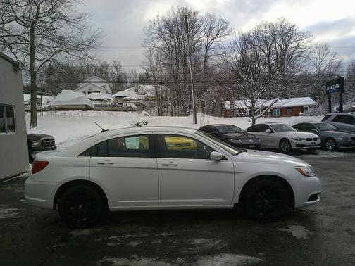 2014 Chrysler 200 LX