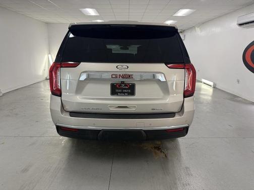 2022 GMC Yukon SLT