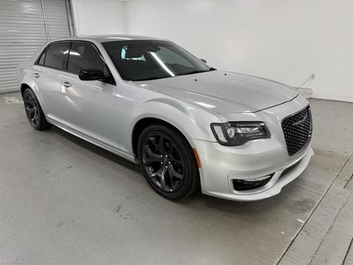 2020 Chrysler 300 Touring