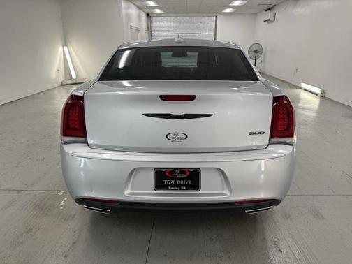 2020 Chrysler 300 Touring