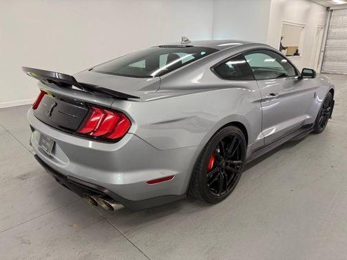 2022 Ford Shelby GT500 Base