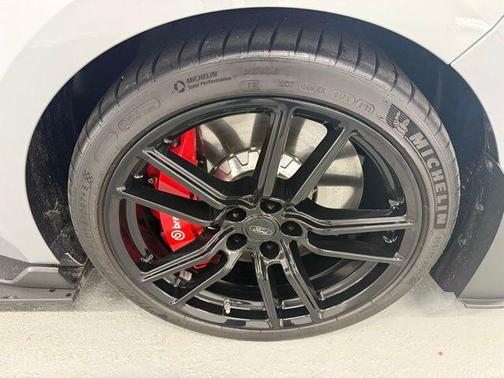 2022 Ford Shelby GT500 Base