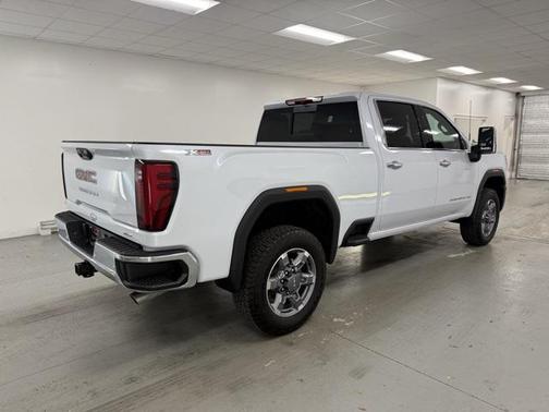 2026 GMC Sierra 2500 SLT