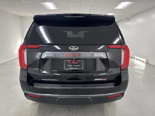 2023 GMC Yukon 4WD AT4