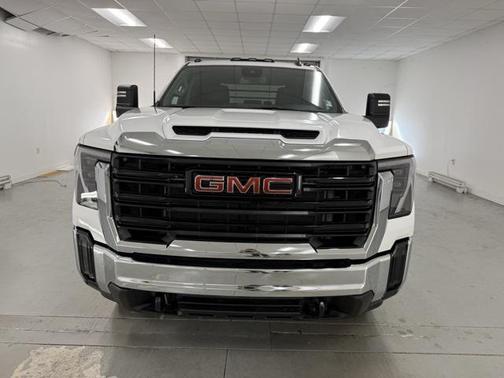 2025 GMC Sierra 3500 Base