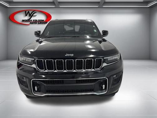 Diamond Black Crystal Pearlcoat 2022 Jeep Grand Cherokee Overland
