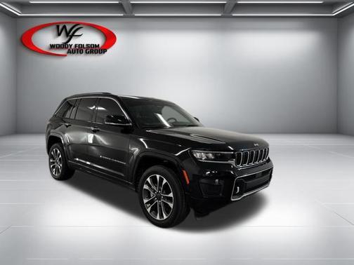 Diamond Black Crystal Pearlcoat 2022 Jeep Grand Cherokee Overland