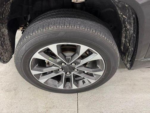 Diamond Black Crystal Pearlcoat 2022 Jeep Grand Cherokee Overland