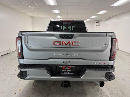 2025 GMC Sierra 2500 AT4