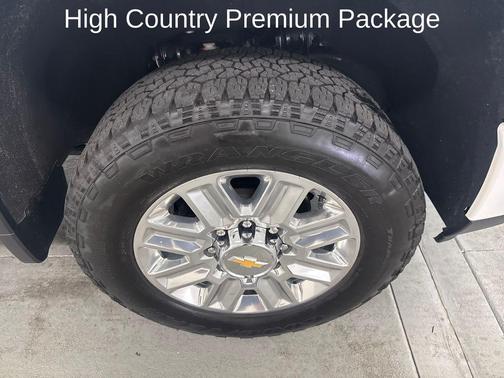 Iridescent Pearl Tricoat 2025 Chevrolet Silverado 2500 High Country