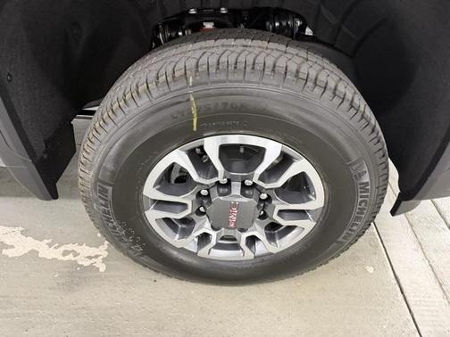 2026 GMC Sierra 2500 SLE