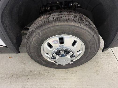 Glacier White Tricoat 2026 GMC Sierra 3500 Denali