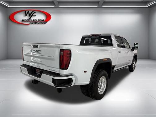 Glacier White Tricoat 2026 GMC Sierra 3500 Denali