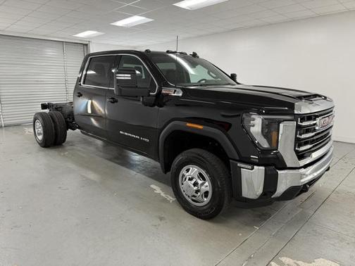 2026 GMC Sierra 3500 SLE