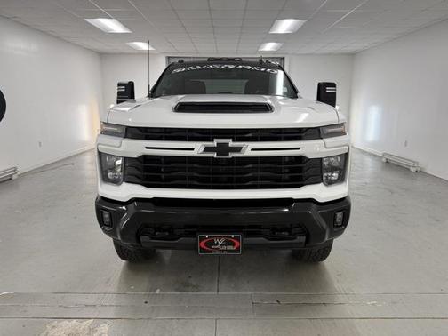 2024 Chevrolet Silverado 2500 Custom