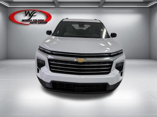 Polar White Tricoat 2026 Chevrolet Traverse LT
