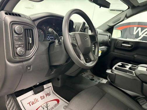 White Sands 2026 Chevrolet Silverado 1500 Custom Trail Boss