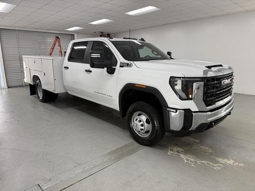 2025 GMC Sierra 3500 Base