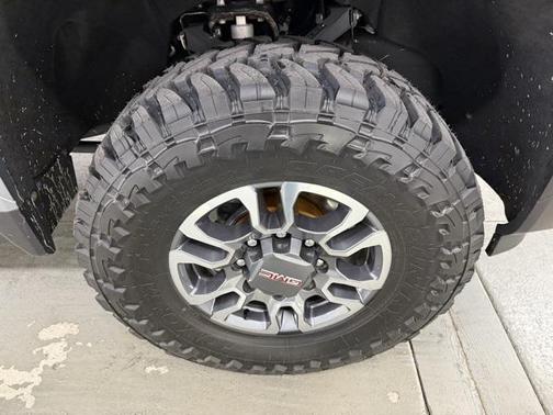 2024 GMC Sierra 2500 AT4